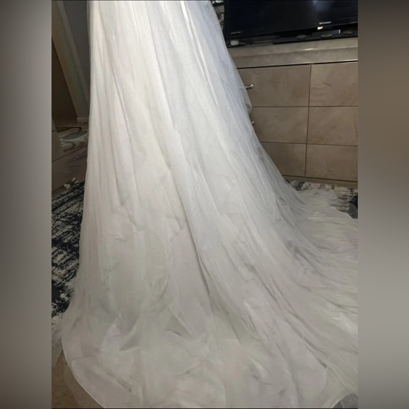 Alfred Angelo Style 5000 Gown. - Picture 5 of 7